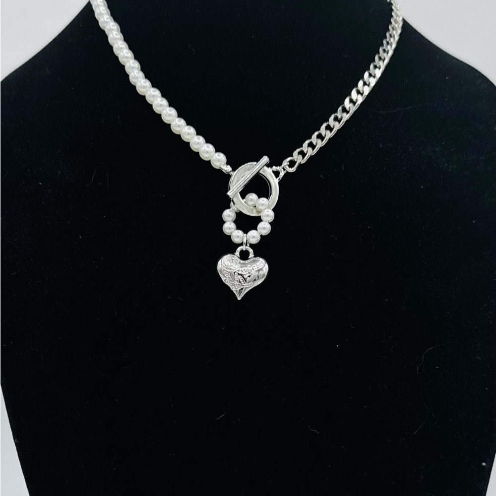Elegant Silver Heart Pendant Necklace